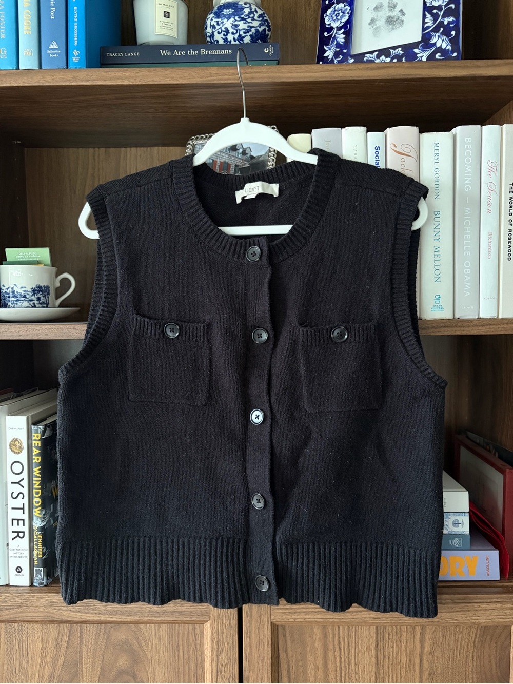 LOFT Pocket Sweater Vest in Black: Size Large (Size L)